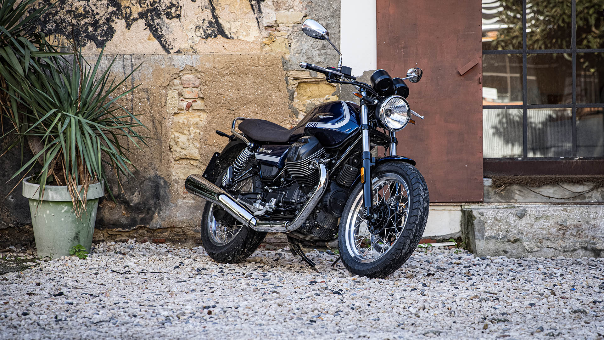 2022 Moto Guzzi V7 Special E5