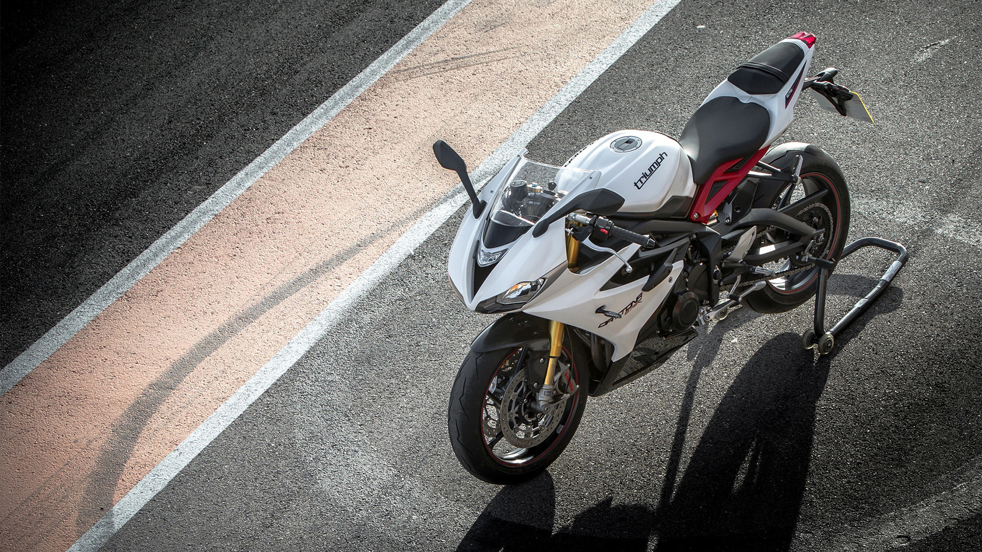 Triumph Daytona 675r Wallpapers Badasshelmetstore