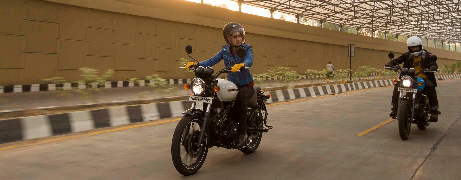 Royal Enfield Thunderbird Wallpapers 