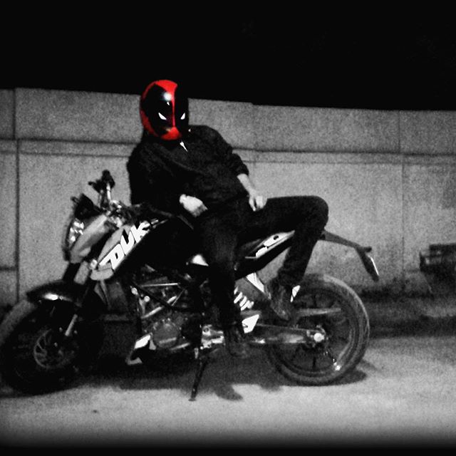 black deadpool motorcycle helmet